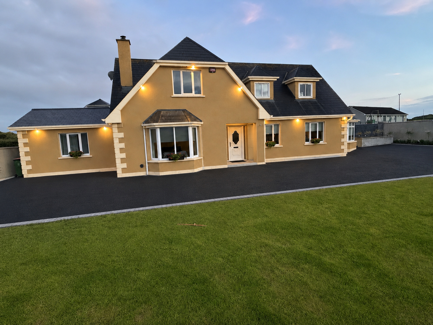 5 Bedroom Detached House