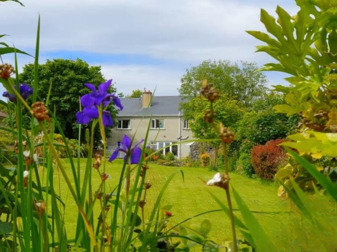 5 Bed House in Carrigaholt, Co. Clare