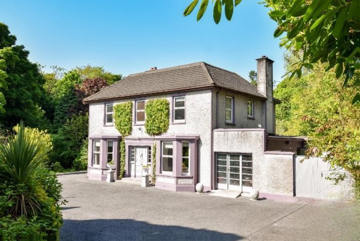 7+ Bed House in Taylors Hill, Co. Galway