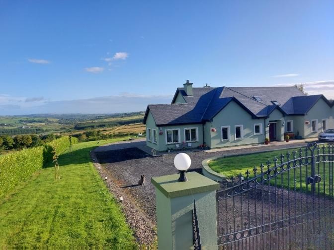 4 Bed House in Knocknagoshel, Co. Kerry
