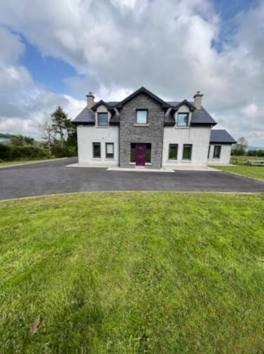 4 Bed House in Ballylanders
