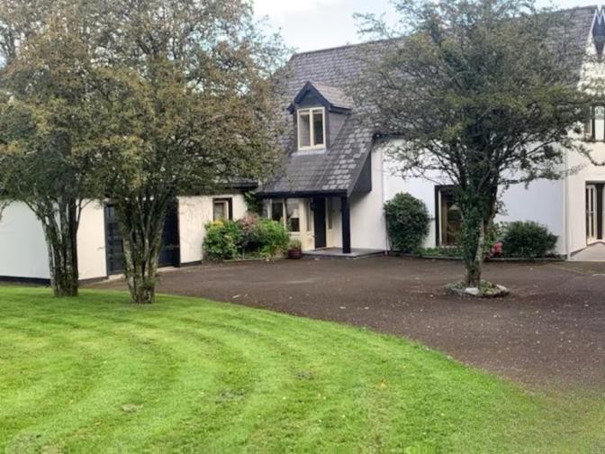 5 Bed House in Killaloe, Co. Clare