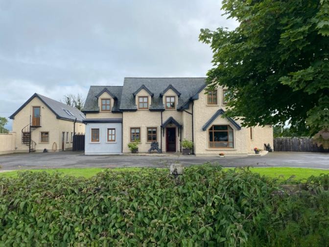 5 Bed House in Ballycumber, Co. Offaly