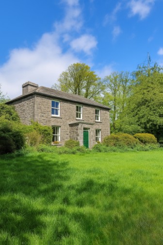 7+ Bed Home in Templemore, Co. Tipperary