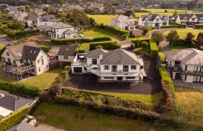 4 Bed Property in Ballina, Co. Tipperary