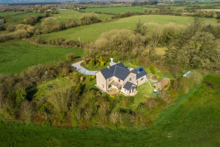 4 Bed Farmhouse in Currans, Co. Kerry