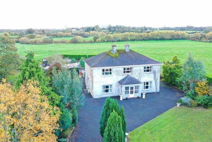 4 Bed Property in Cappamore, Co. Limerick